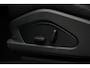 Porsche Macan 100 kWh l Luchtvering | Panorama-dak l  Stuurwielverwarming | 22-inch  wielen | Surround camera's l