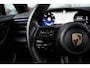 Porsche Macan 100 kWh l Luchtvering | Panorama-dak l  Stuurwielverwarming | 22-inch  wielen | Surround camera's l