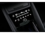 Porsche Macan 100 kWh l Luchtvering | Panorama-dak l  Stuurwielverwarming | 22-inch  wielen | Surround camera's l