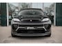 Porsche Macan 100 kWh l Luchtvering | Panorama-dak l  Stuurwielverwarming | 22-inch  wielen | Surround camera's l