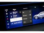 Porsche Macan 100 kWh l Luchtvering | Panorama-dak l  Stuurwielverwarming | 22-inch  wielen | Surround camera's l