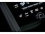 Porsche Macan 100 kWh l Luchtvering | Panorama-dak l  Stuurwielverwarming | 22-inch  wielen | Surround camera's l