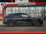 Audi RS Q8 RSQ8 BLACK OPS | 600PK 4.0 V8 TFSI QUATTRO | HUD | 4 WIELBESTURING | 23 INCH AUDI SPORT WHEELS | RS BEKLEDING ZWART | PANO | SOFTCLOSE | NIEUW PRIJS €274423,- BANG & OLUFSEN | PANORAMA DAK | De Lamborghini Urus en Audi RS Q8 zijn beide supersnelle SUV's met dezelfde basis (4.0L V8 twin-turbo motor van de VW Group)