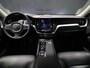 Volvo XC60 2.0 T8 Twin Engine AWD Momentum [SCHUIFKANTELDAK, APPLE CARPLAY, ANDROID, ELEKTRISCH VERSTELBARE STOELEN, STUURVERWARMING, STOELVERWARMING, VOL LEDER, CRUISE, CLIMATE, NIEUWSTAAT]