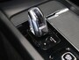 Volvo XC60 2.0 T8 Twin Engine AWD Momentum [SCHUIFKANTELDAK, APPLE CARPLAY, ANDROID, ELEKTRISCH VERSTELBARE STOELEN, STUURVERWARMING, STOELVERWARMING, VOL LEDER, CRUISE, CLIMATE, NIEUWSTAAT]