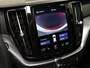 Volvo XC60 2.0 T8 Twin Engine AWD Momentum [SCHUIFKANTELDAK, APPLE CARPLAY, ANDROID, ELEKTRISCH VERSTELBARE STOELEN, STUURVERWARMING, STOELVERWARMING, VOL LEDER, CRUISE, CLIMATE, NIEUWSTAAT]