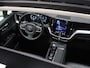 Volvo XC60 2.0 T8 Twin Engine AWD Momentum [SCHUIFKANTELDAK, APPLE CARPLAY, ANDROID, ELEKTRISCH VERSTELBARE STOELEN, STUURVERWARMING, STOELVERWARMING, VOL LEDER, CRUISE, CLIMATE, NIEUWSTAAT]