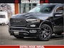 Dodge Ram 1500 LIMITED NIGHT | 5.7 V8 HEMI | HUD | MWK | LUCHTVERING | EERSTE EIGENAAR | BOM VOL ALLE OPTIES | CREW CAB DUBBELE CABINE | 5 PERSOONS | DC | 40000 KM | MEEST VOLLE RAM PICK UP |