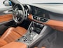 Alfa Romeo Giulia 2.0 T AWD Veloce 280pk | Org. NL | Elek. Stoelen | Stoelverwarming | 19 inch | Achteruitrijcamera | Adaptief demping systeem | Airco (automatisch)