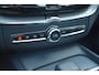 Volvo XC60 T6 AWD 350PK Plug-in Hybrid Ultimate Dark | HUD | Trekhaak | BLIS | 360 Camera | Panoramadak |