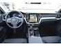 Volvo V60 T6 350PK Plug-in hybrid AWD Essential Bright / 19" Velgen  / Lederen bekleding / Stuur & Stoelverwarming /