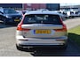 Volvo V60 T6 350PK Plug-in hybrid AWD Essential Bright / 19" Velgen  / Lederen bekleding / Stuur & Stoelverwarming /
