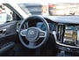 Volvo V60 T6 350PK Plug-in hybrid AWD Essential Bright / 19" Velgen  / Lederen bekleding / Stuur & Stoelverwarming /