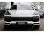 Porsche Cayenne 4.0 Turbo S E-Hybrid PCCB / Panoramadak / Bose / 22 Inch