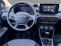 Dacia Jogger 1.6 Hybrid 140 Extreme 7p. / Stoelverwarming / Comfort-Pakket / Carplay / Camera / Cruise control / DAB+ / Keyless / 1e Eigenaar / Full LED / 16'' Lichtmetalen Velgen /