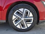 Hyundai Kona Electric EV Fashion 64 kWh Automaat / Accu SOH 100% / Dealer onderhouden / CCS snellader / WLTP bereik 484 km bereik stad 660 km / Warmtepomp / Head Up Display / Adaptief cruise control / Achteruitrijcamera / Stuur- & Stoelverwarming /
