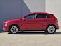 Hyundai Kona Electric EV Fashion 64 kWh Automaat / Accu SOH 100% / Dealer onderhouden / CCS snellader / WLTP bereik 484 km bereik stad 660 km / Warmtepomp / Head Up Display / Adaptief cruise control / Achteruitrijcamera / Stuur- & Stoelverwarming /