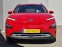 Hyundai Kona Electric EV Fashion 64 kWh Automaat / Accu SOH 100% / Dealer onderhouden / CCS snellader / WLTP bereik 484 km bereik stad 660 km / Warmtepomp / Head Up Display / Adaptief cruise control / Achteruitrijcamera / Stuur- & Stoelverwarming /