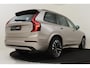 Volvo XC90 II T8 PLUG-IN HYBRID ULTRA DARK *FULL OPTIONS!* -PANO.DAK|BOWERS&WILKINS|LUCHTVERING|360°CAM|HEAD-UP DISP.|GEVENT.LEDER+MASSAGE|TREKHAAK