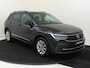 Volkswagen Tiguan 1.4 TSI eHybrid Life Navigatie | Parkeercamera | LM velgen | Climat control |