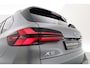 BMW X5 xDrive50e M Sport Frozen pure Grey | Skylounge | Soft Close | Achterasbesturing | 360cam | B&W Aduio | 22'' | Stoelvent. | Carbon | Luchtvering