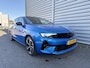 Opel Astra Sports Tourer 1.6 Turbo GS Line Plug-in-Hybrid! | Parkeercamera 360 | Parkeersensoren voor en achter | Trekhaak | Verwarmbaar stuur | Verwarmbaar Stoelen | Metallic lak Vertigo Blue | Apple carplay/Android Auto | Extra getint glas