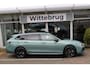 Volkswagen Passat Variant 1.5 eHybrid 272pk R-Line DSG Automaat Black Style / Panoramadak / LM 18 inch / Massagestoelen / Elek. Zwenkbare Trekhaak / Elek Achterklep / Matrix LED / Head-Up Display / Garantie tot 15-7-2030 / 100.000km