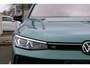 Volkswagen Passat Variant 1.5 eHybrid 272pk R-Line DSG Automaat Black Style / Panoramadak / LM 18 inch / Massagestoelen / Elek. Zwenkbare Trekhaak / Elek Achterklep / Matrix LED / Head-Up Display / Garantie tot 15-7-2030 / 100.000km