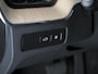 Volvo XC60 2.0 T6 Plug-in hybrid AWD Ultra Dark | Bowers & Wilkins Audio | Luchtvering | Voorstoelen Geventileerd | Stoelverwarming Voor En Achter | Stuurwiel Verwarmd | Panoramadak | 360* Camera