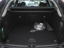 Volvo XC60 2.0 T6 Plug-in hybrid AWD Ultra Dark | Bowers & Wilkins Audio | Luchtvering | Voorstoelen Geventileerd | Stoelverwarming Voor En Achter | Stuurwiel Verwarmd | Panoramadak | 360* Camera