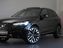 Volvo XC60 2.0 T6 Plug-in hybrid AWD Ultra Dark | Bowers & Wilkins Audio | Luchtvering | Voorstoelen Geventileerd | Stoelverwarming Voor En Achter | Stuurwiel Verwarmd | Panoramadak | 360* Camera