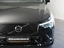 Volvo XC60 2.0 T6 Plug-in hybrid AWD Ultra Dark | Bowers & Wilkins Audio | Luchtvering | Voorstoelen Geventileerd | Stoelverwarming Voor En Achter | Stuurwiel Verwarmd | Panoramadak | 360* Camera