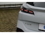 Peugeot e-308 Style | 8 jaar fabrieksgarantie of 160.000 kilometer op het accupakket | Autonomous Emergency Braking d.m.v. radar i.p.v. camera | Climate control met links/rechts gescheiden regeling en high efficiëncy koolstoffilter