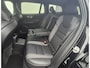 Volvo V60 2.0 T8 Recharge AWD R-Design Lighting – Harman Kardon Audio - Park Assist Pack - 19" LM - Camera achter - Climate - Privacy Glass – RGOR Interieur – Full led koplampen – Donkere hemel - Elektrisch verstelbaar passagiersstoel met memory - Verwarmde voorruit.