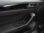 Volkswagen T-Roc 1.5 TSI DSG R-Line Climate control | Adaptieve cruise control | LED | Navigatie | Achteruitrijcamera | Parkeersensoren | Apple Carplay/ Android Auto | Radio