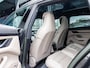 Porsche Taycan Sport Turismo 79 kWh | BOSE | PASM LUCHTVERING | PANORAMADAK | 20 INCH | ACHTERUITRIJCAMERA | WARMTEPOMP | ADAPTIEVE CRUISE CONTROL | 14-WEG STOELEN | VULKAANGRIJS |