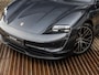 Porsche Taycan Sport Turismo 79 kWh | BOSE | PASM LUCHTVERING | PANORAMADAK | 20 INCH | ACHTERUITRIJCAMERA | WARMTEPOMP | ADAPTIEVE CRUISE CONTROL | 14-WEG STOELEN | VULKAANGRIJS |
