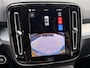 Volvo XC40 2.0 B4 Plus Dark Elektr. stoelverstelling / Harman Kardon Audio / Trekhaak / 19" All season banden / Keyless Drive / Verw. voorruit / Stoel- en stuurverw. / Adapt. Cruise / BLIS