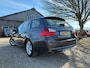 BMW 3-Serie Touring 320i Dynamic Executive | Automaat | Leder + Navi + Clima + Cruise nu €3.975,-!!