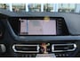BMW 1-Serie 5-Drs 118i Automaat High Executive | Schuif/Kanteldak | Head-Up display | Camera | Verw. Voorstoelen | 19" LMV | PDC V+A |