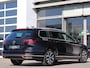 Volkswagen Passat Variant GTE 1.4 TSI PHEV 218 pk DSG Business | Alcantara Interieur | Camera | App connect | Matrix LED | Navigatie | Stoel + Stuurverwarming | ACC | 17'' LM | Keyless |