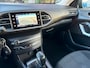 Peugeot 308 1.2 PureTech Allure / Navi / PDC / LED