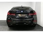 BMW 5-Serie 530e xDrive M Sport / Schuif-/kanteldak/ M Performance stoelen / M Sport Bodykit / Elektr. verstelbare voorstoelen / Harman Kardon Surround Sound / HUD / 20'' LMV / Rondomzichtcamera / Apple Carplay - Android Auto / Stoelverwarming / Ambienteverlichting / Adaptive Cruise Control / Grootlichtassistent / Shadow Line