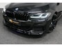 BMW 5-Serie 530e xDrive M Sport / Schuif-/kanteldak/ M Performance stoelen / M Sport Bodykit / Elektr. verstelbare voorstoelen / Harman Kardon Surround Sound / HUD / 20'' LMV / Rondomzichtcamera / Apple Carplay - Android Auto / Stoelverwarming / Ambienteverlichting / Adaptive Cruise Control / Grootlichtassistent / Shadow Line