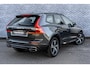 Volvo XC60 2.0 T6 Plug-in hybrid AWD R-Design | Stoelventilatie | Stoelmassage | Nappaleder | Trekhaak | 360 Graden Camera | LED Koplampen Adaptief | Harman Kardon Audio | BLIS | Verwarmde Voorruit | Panoramadak | Keyless Entry | Navigatie