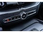 Volvo XC60 2.0 T6 Plug-in hybrid AWD R-Design | Stoelventilatie | Stoelmassage | Nappaleder | Trekhaak | 360 Graden Camera | LED Koplampen Adaptief | Harman Kardon Audio | BLIS | Verwarmde Voorruit | Panoramadak | Keyless Entry | Navigatie