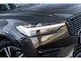 Volvo XC60 2.0 T6 Plug-in hybrid AWD R-Design | Stoelventilatie | Stoelmassage | Nappaleder | Trekhaak | 360 Graden Camera | LED Koplampen Adaptief | Harman Kardon Audio | BLIS | Verwarmde Voorruit | Panoramadak | Keyless Entry | Navigatie