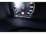 Volvo XC60 2.0 T6 Plug-in hybrid AWD R-Design | Stoelventilatie | Stoelmassage | Nappaleder | Trekhaak | 360 Graden Camera | LED Koplampen Adaptief | Harman Kardon Audio | BLIS | Verwarmde Voorruit | Panoramadak | Keyless Entry | Navigatie