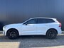 Volvo XC60 2.0 T8 Plug-in hybrid AWD Ultra Black Edition Panorama dak / 360 camera / 21"Black Edition velgen / Elektr. stoelverst. / Head-up display / Facelift uitv. / New display