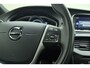 Volvo V40 1.5 T3 R-Design | Automaat | Sportive uitvoering | Leder interieur | Standkachel Panorama dak | DAB+ | Camera | Lage km stand!